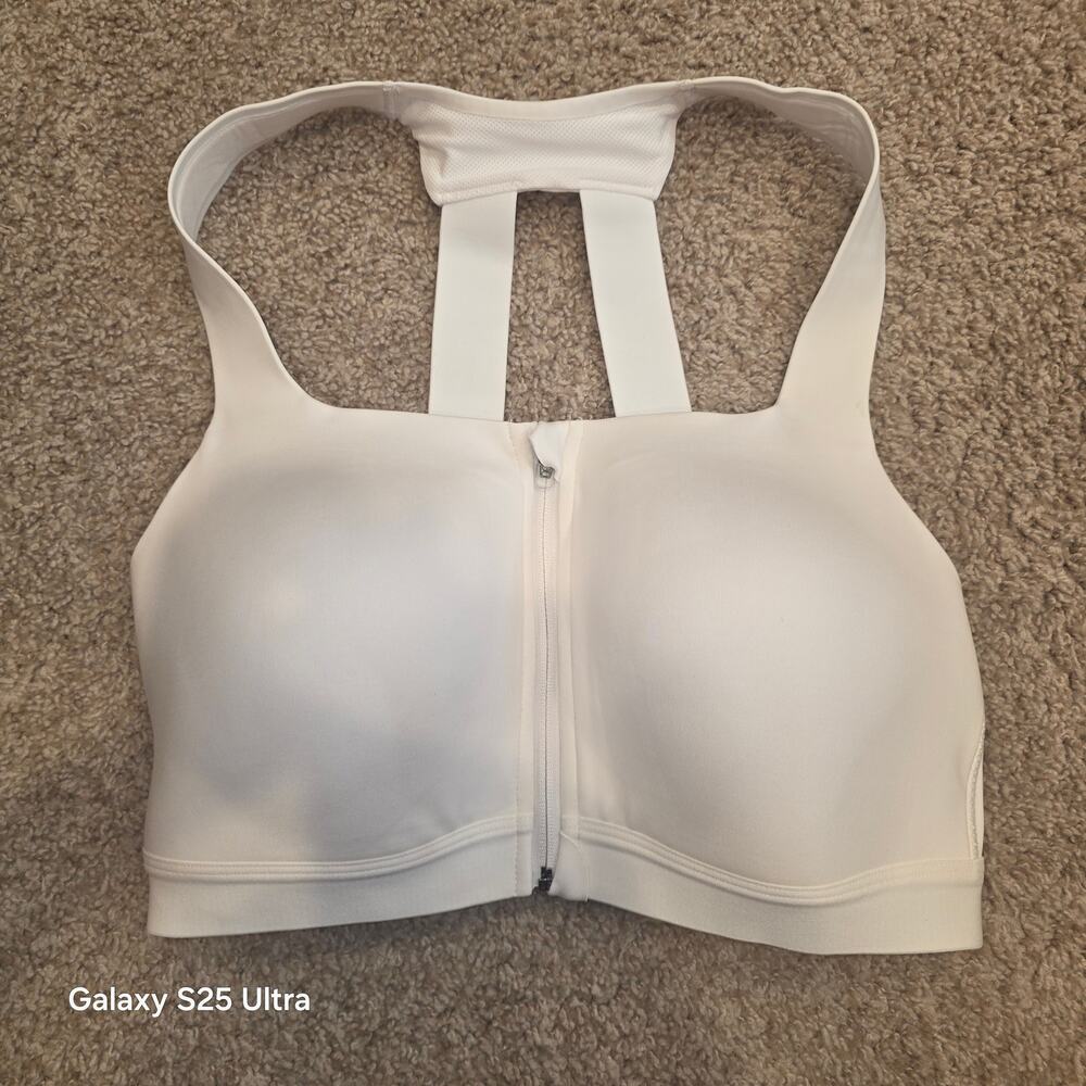 All in Motion white, full coverage, zip‎ up sports bra, sz 38C